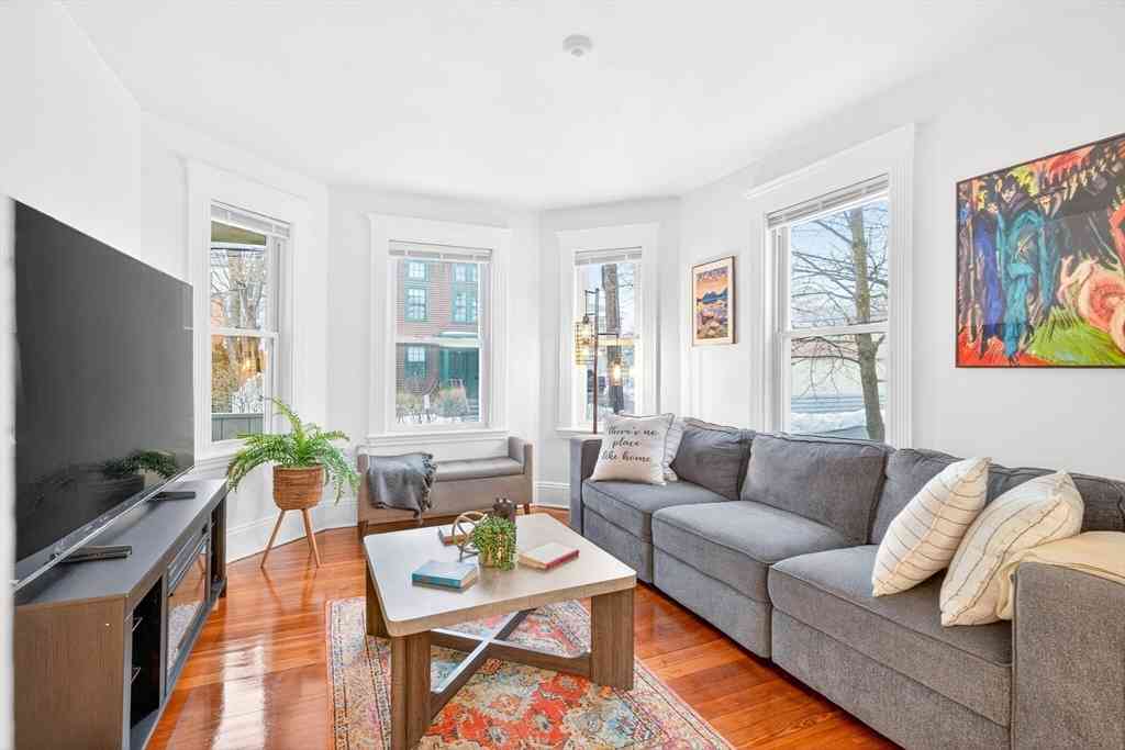 Condo For Sale - 6 Brattle St #1<br/> Arlington, MA 02476