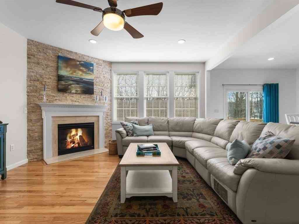 Condo For Sale - 100 Buttercup Ln #100<br/> Worcester County, Grafton, MA 01560