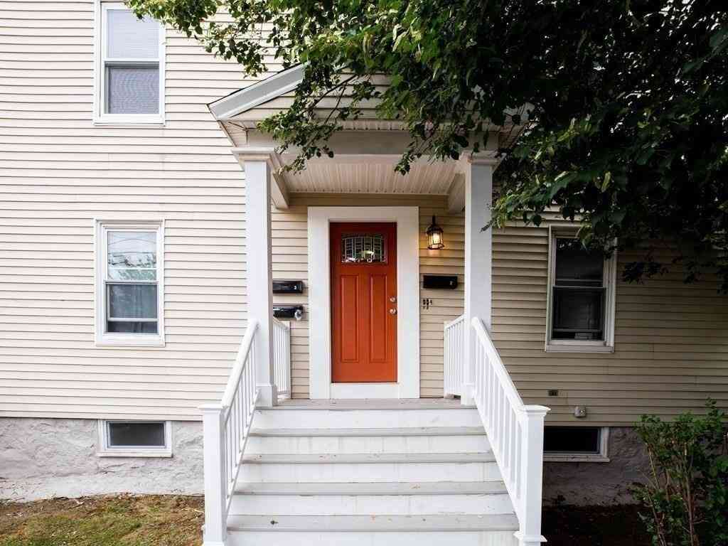 Apartment For Rent - 211 Jefferson #3<br/> Salem, MA 01970