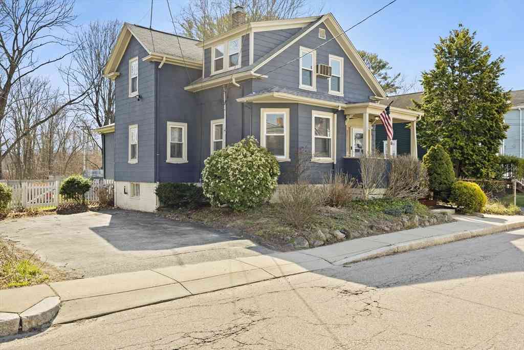 Homes For Sale - 139 East St<br/> North Attleboro, MA 02760