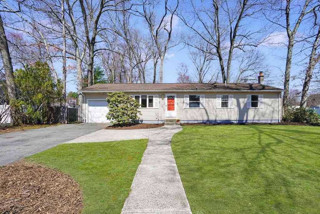 Homes For Sale - 70 Quentin Rd<br/> Springfield, MA 01129