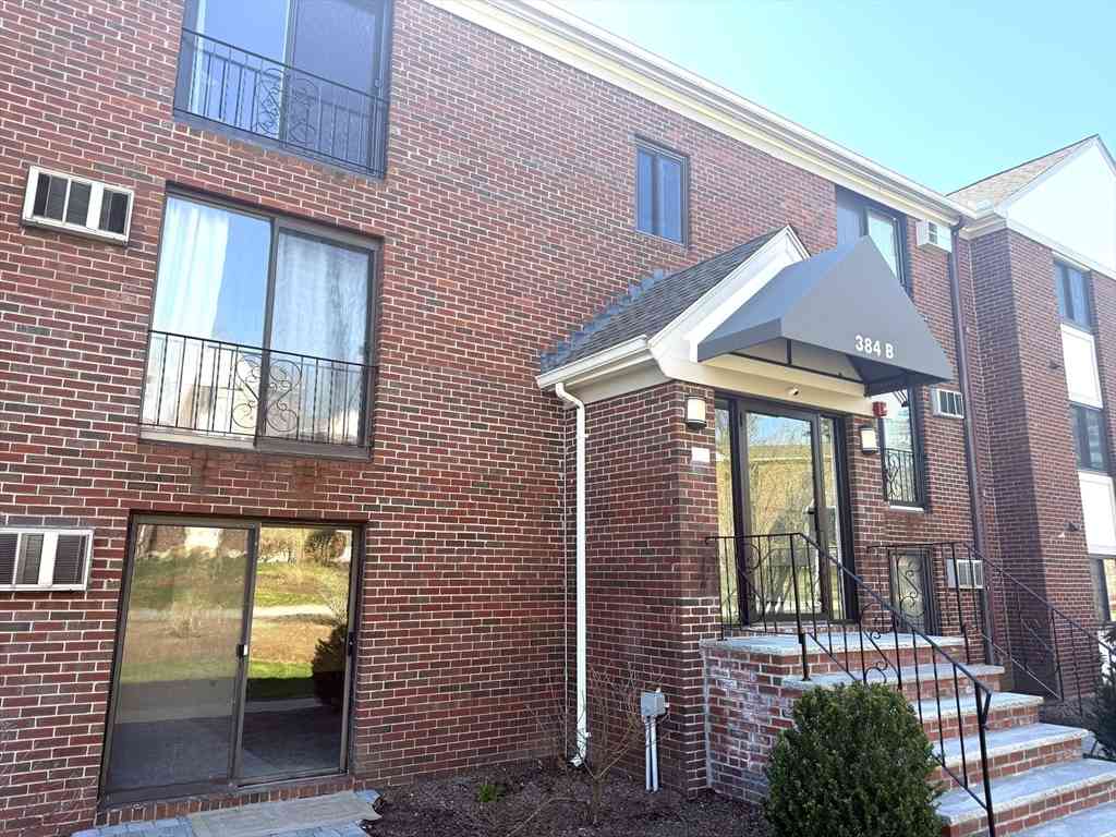 Condo For Sale - 384 Great Rd #B102<br/> Middlesex County, Acton, MA 01720