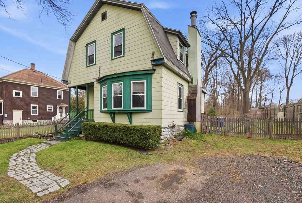 Homes For Sale - 513 Maple St<br/> Danvers, MA 01923