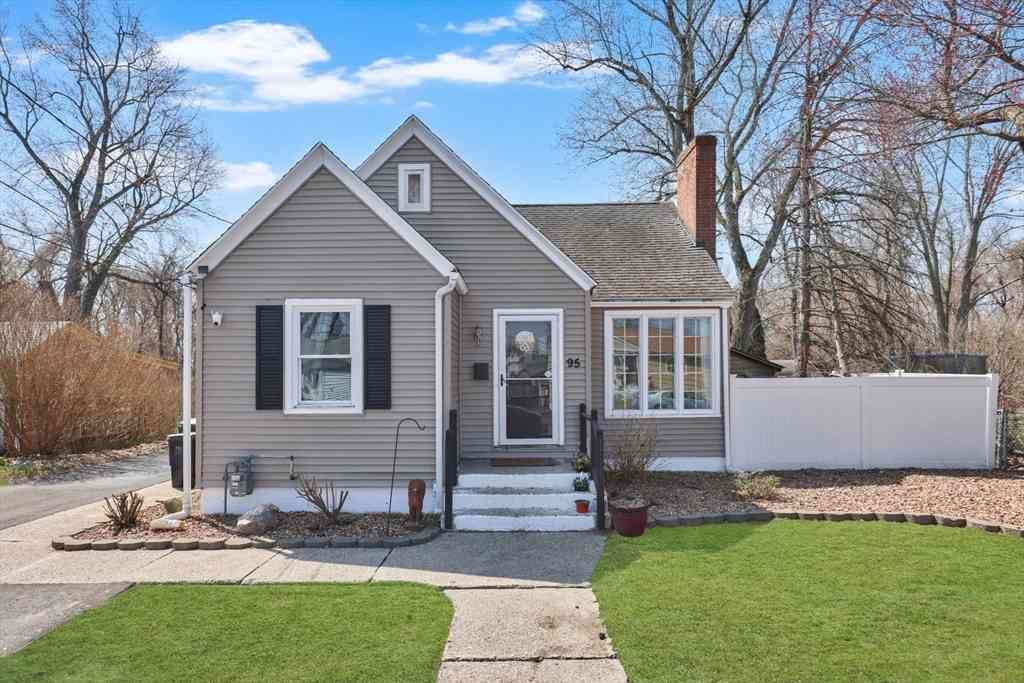 Homes For Sale - 95 Clark St<br/> Chicopee, MA 01013