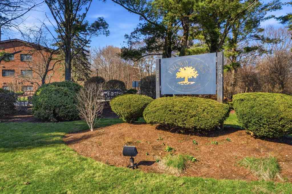 Condo For Sale - 221 Oak St #14-34<br/> Plymouth County, Brockton, MA 02301