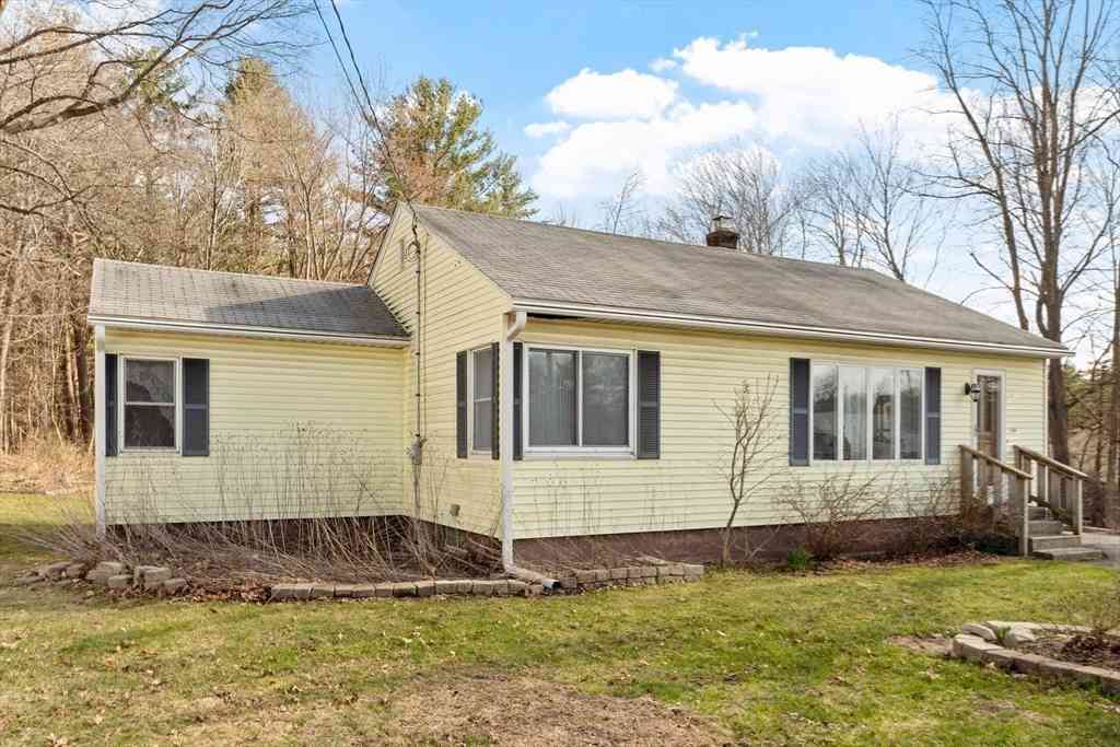 Homes For Sale - 254 Massachusetts Ave<br/> Worcester County, Lunenburg, MA 01462