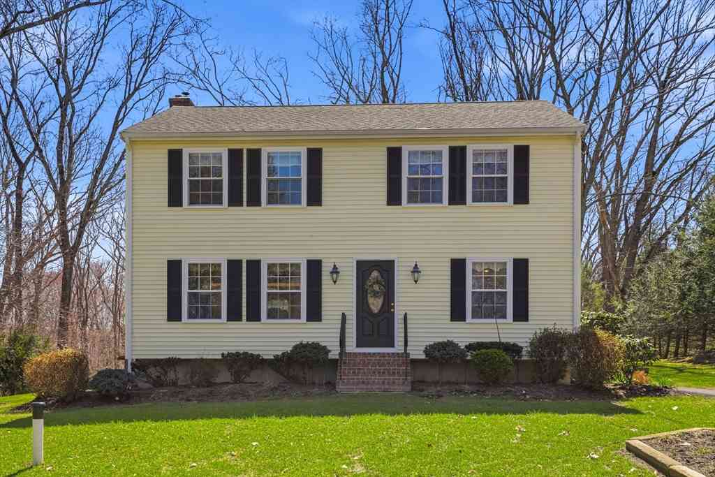 Homes For Sale - 254 Handy St<br/> Attleboro, MA 02703