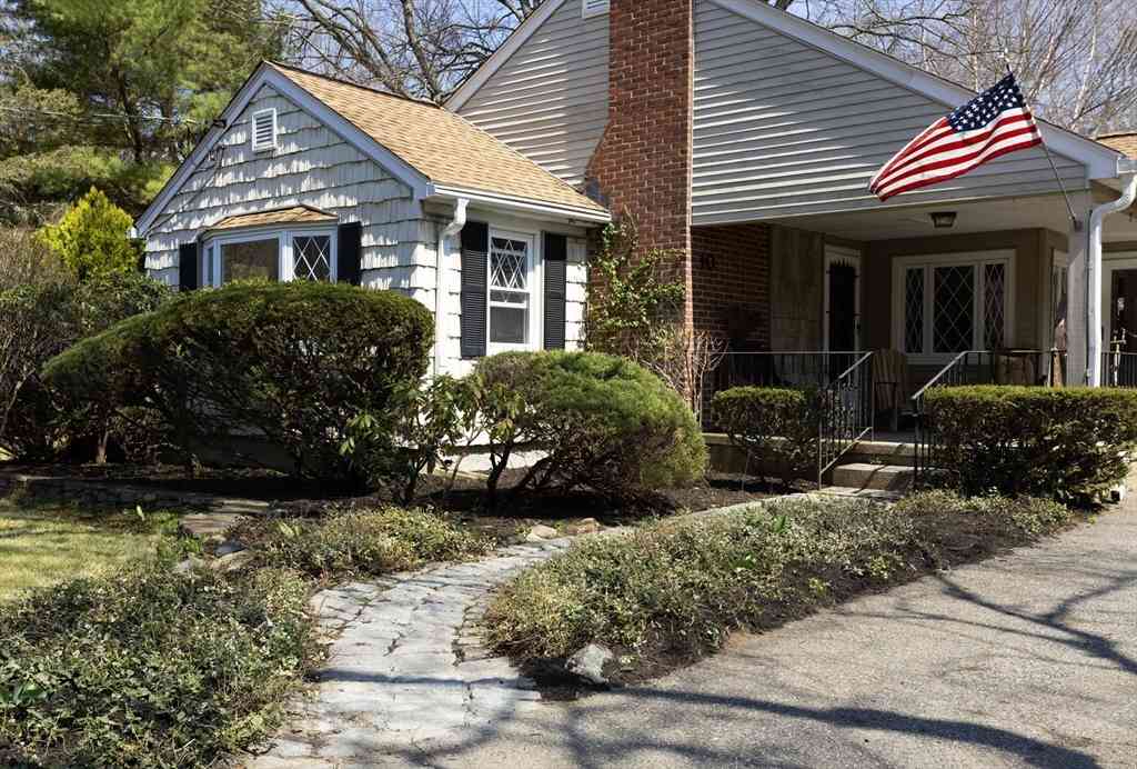 Homes For Sale - 10 Winthrop St.<br/> Norfolk County, Medway, MA 02053