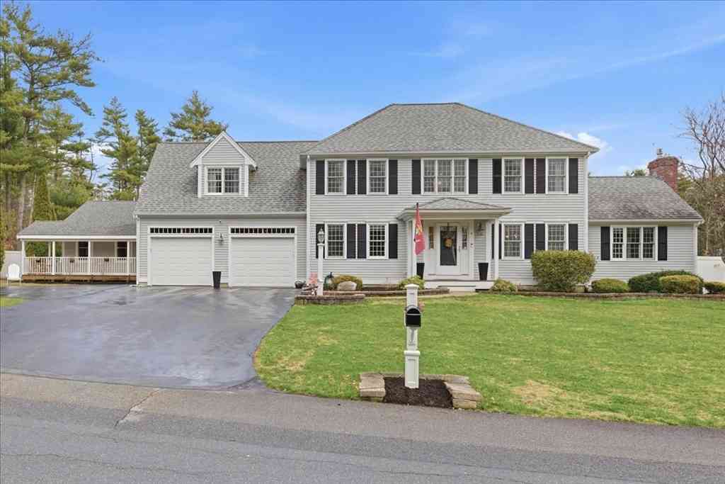 Homes For Sale - 2 Commons Dr<br/> Plymouth County, Carver, MA 02330