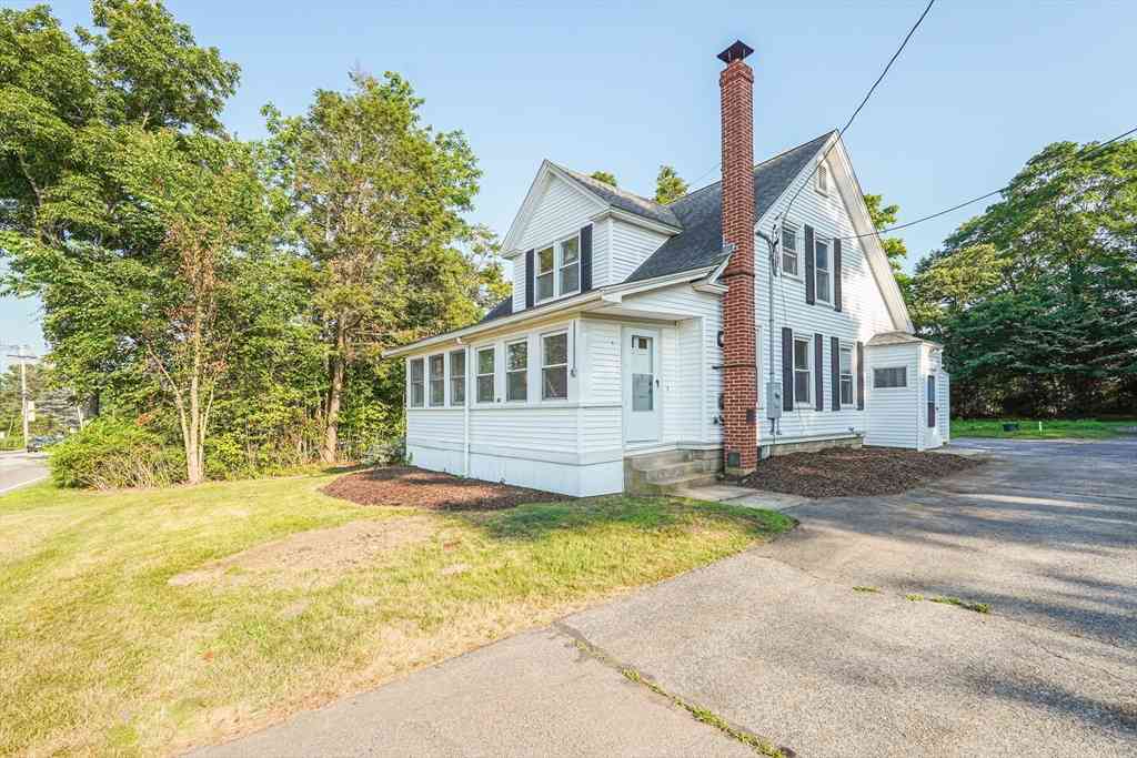 Homes For Sale - 84 E Main Street<br/> Middlesex County, Hopkinton, MA 01748