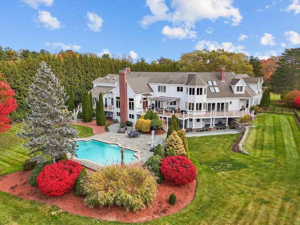 Homes For Sale - 5 Pegan Lane<br/> Natick, MA 01760