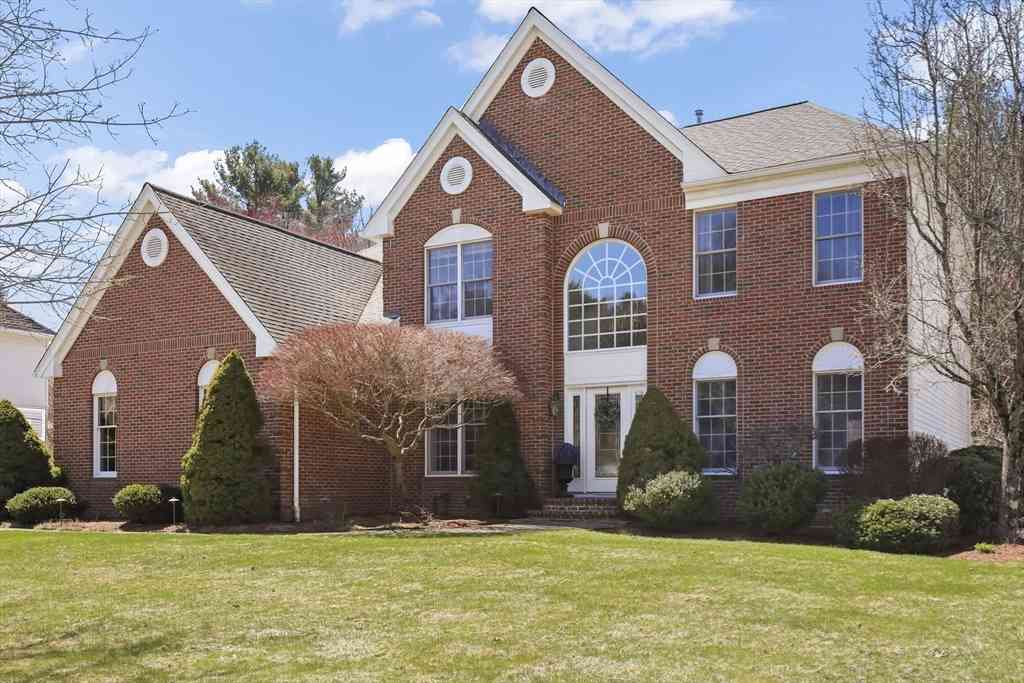 Homes For Sale - 37 Hancock Rd<br/> Norfolk County, Franklin, MA 02038