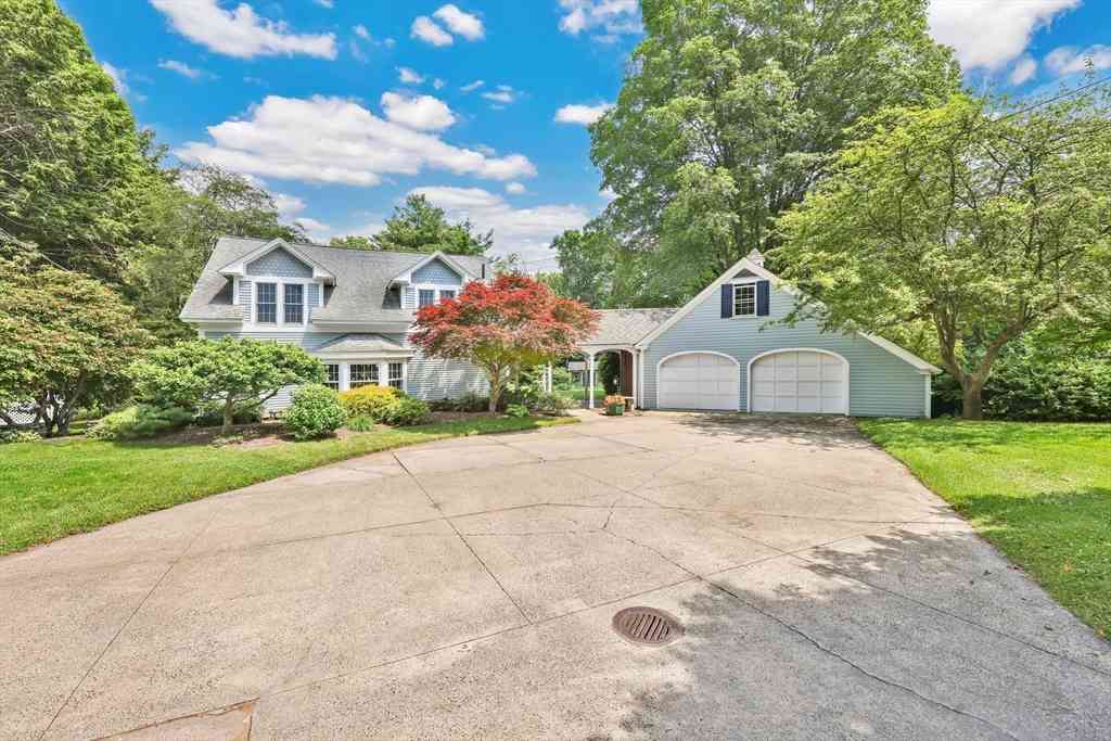 Homes For Sale - 95 South Main St<br/> Hampshire County, Belchertown, MA 01007