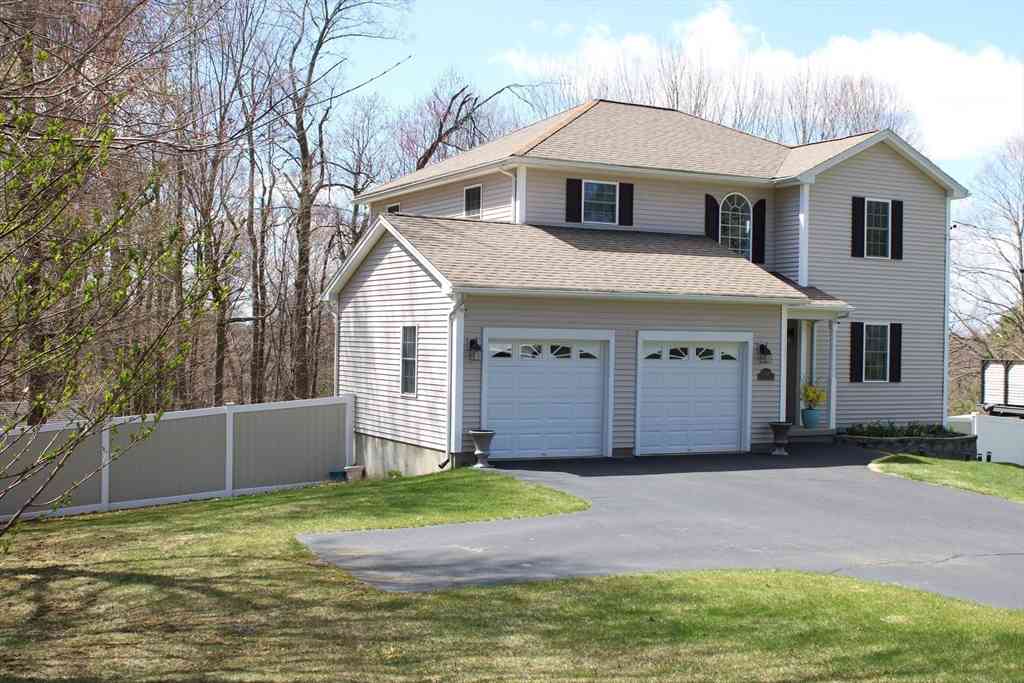 Homes For Sale - 2026 Parker St<br/> Springfield, MA 01128