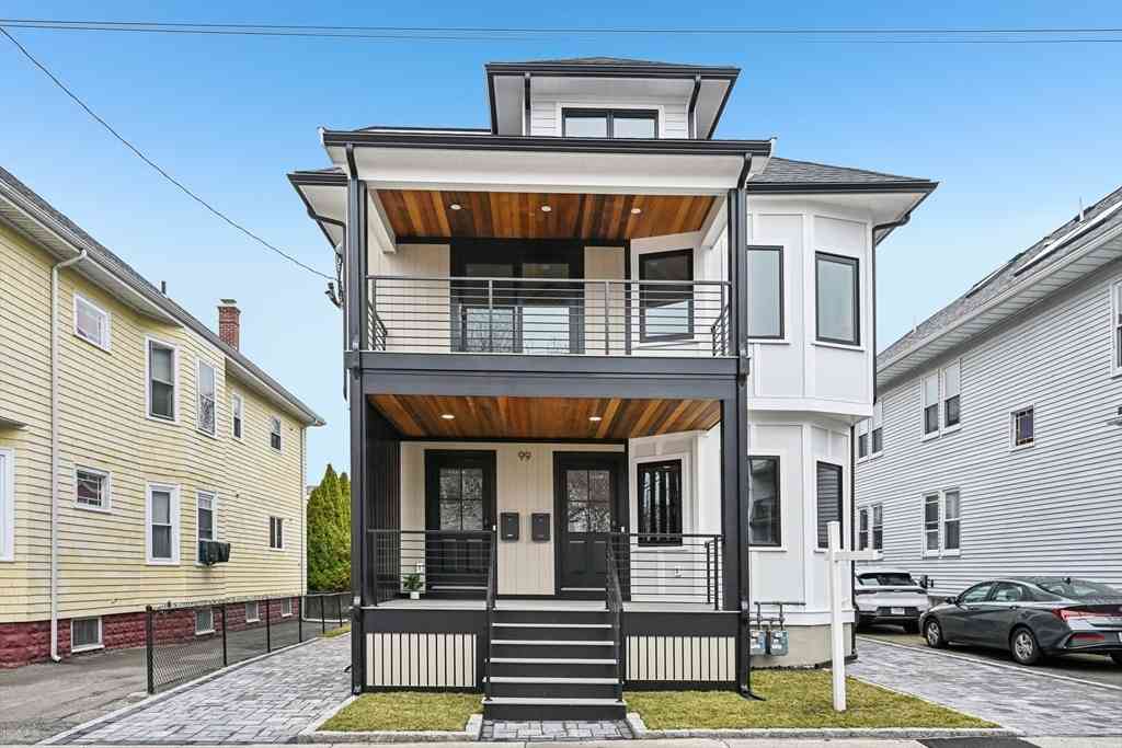 Condo For Sale - 99 Capen St #2<br/> Middlesex County, Medford, MA 02155