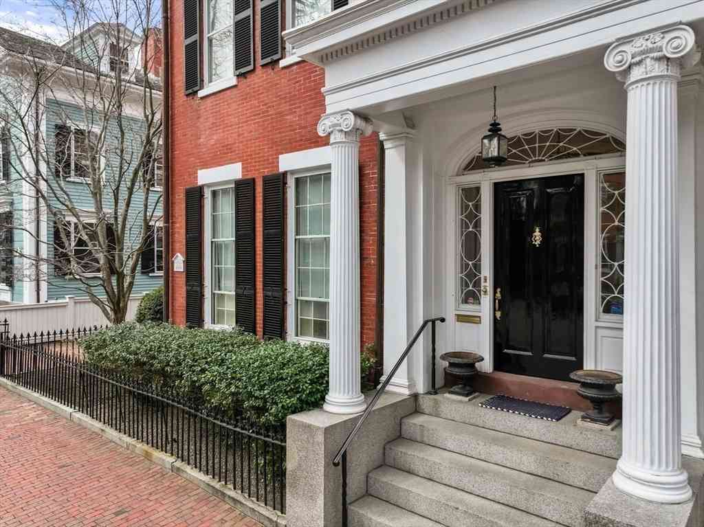 Homes For Sale - 40 Chestnut St<br/> Salem, MA 01970