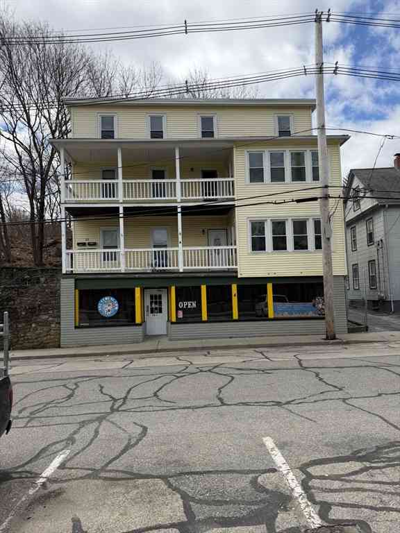 Homes For Rent - 33 Crystal St<br/> Southbridge, MA 01550