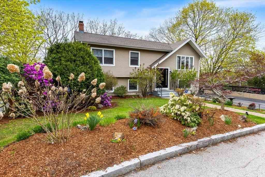 Homes For Sale - 71 Sargent Road<br/> Winchester, MA 01890