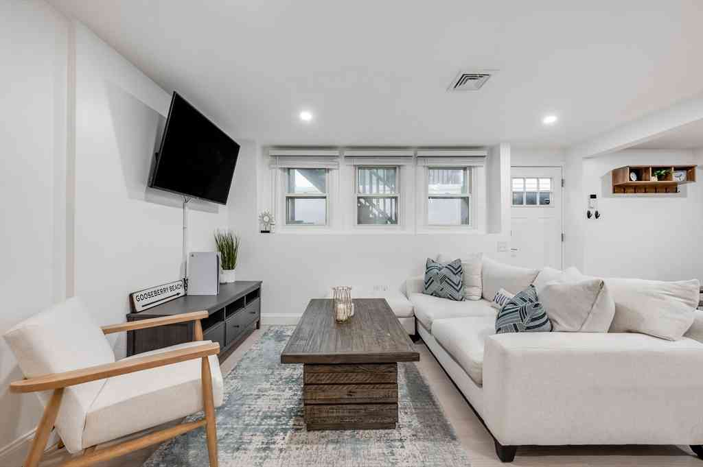 Condo For Sale - 261 Silver St #1<br/> Boston, MA 02127