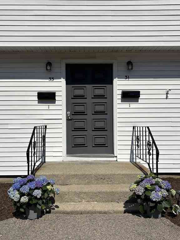 Homes For Rent - 31-33 Atherton Road<br/> Foxboro, MA 02035