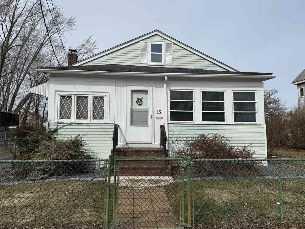 Homes For Sale - 15 Myrtle St<br/> Taunton, MA 02780