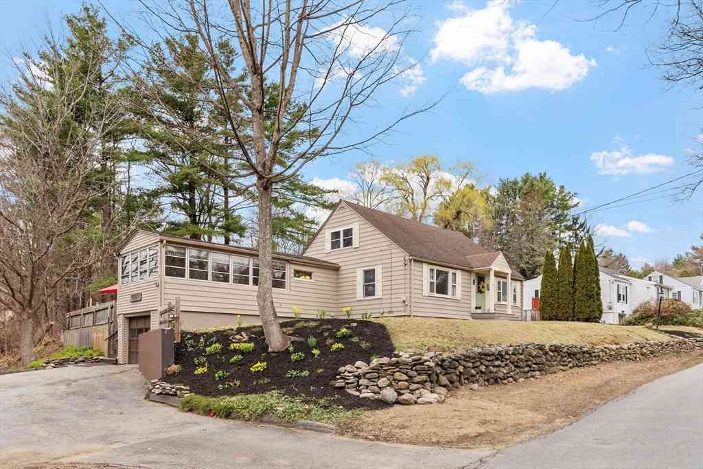 Homes For Sale - 21 Beal St<br/> Worcester County, Lunenburg, MA 01462