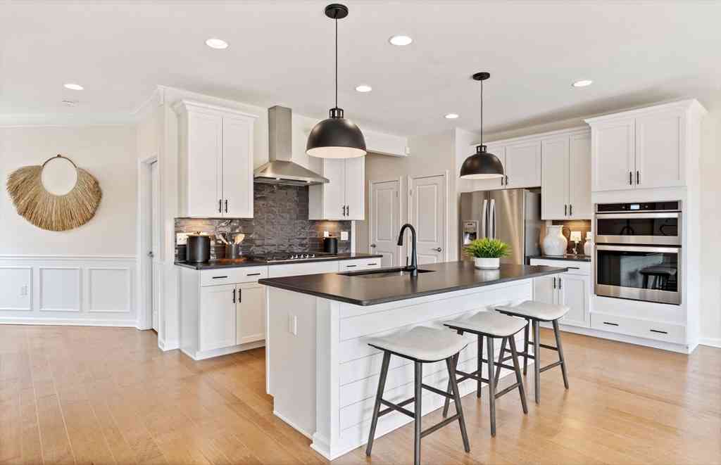 Condo For Sale - 21 Emerald Run #0013<br/> Shrewsbury, MA 01545