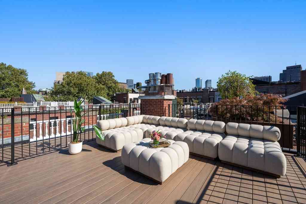 Homes For Sale - 19 Charles River Square<br/> Boston, MA 02114