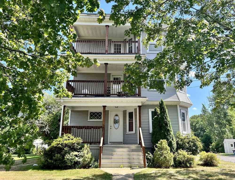 Apartment For Rent - 308 Pleasant Street #3<br/> Bridgewater, MA 02324