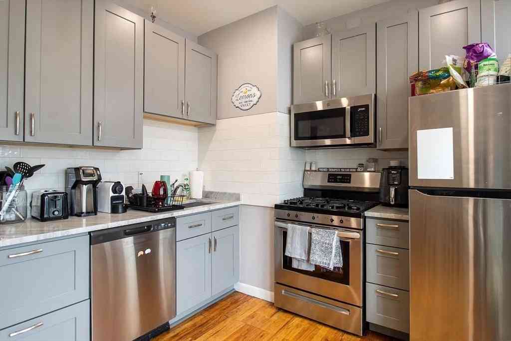 Condo For Rent - 117 Elm Street #2<br/> Newton, MA 02465