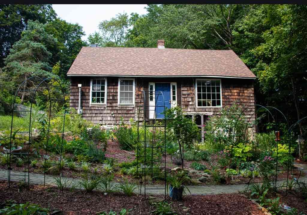 Homes For Sale - 10 Bates Hl<br/> Worcester County, Sturbridge, MA 01518