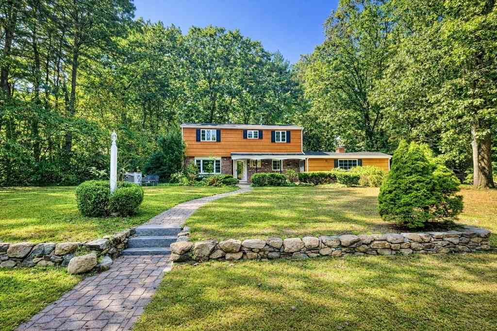 Homes For Sale - 17 Brentwood Rd<br/> Sudbury, MA 01776