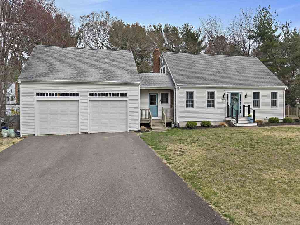 Homes For Sale - 51 Meetinghouse Ln<br/> Marshfield, MA 02050