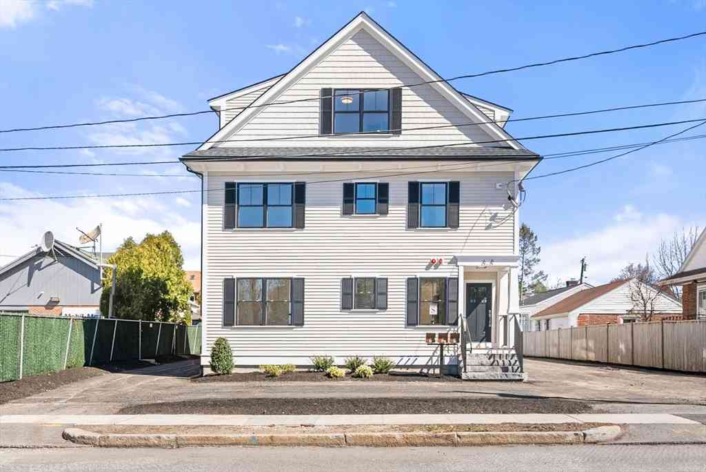 Condo For Sale - 6-8 South #3<br/> Stoneham, MA 02180
