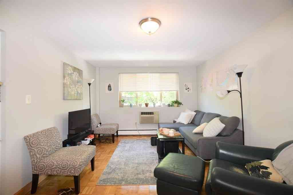 Apartment For Rent - 33 Cogswell Ave #8<br/> Cambridge, MA 02140