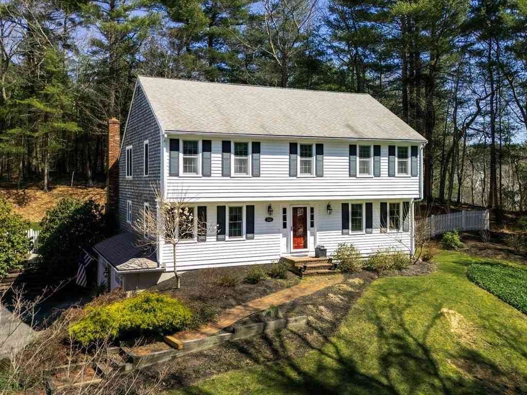 Homes For Sale - 550 West St<br/> Duxbury, MA 02332