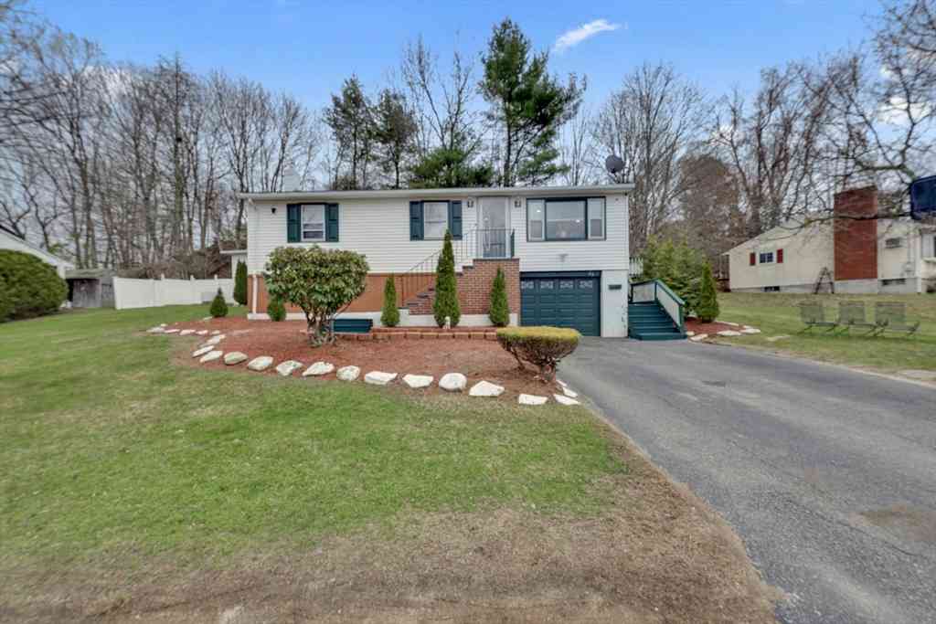 Homes For Sale - 23 Chartier Ln<br/> Worcester County, Southbridge, MA 01550