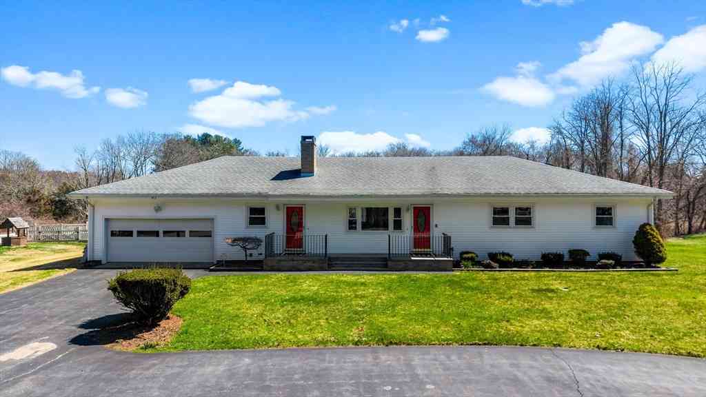 Homes For Sale - 415 Chase Rd<br/> Dartmouth, MA 02747