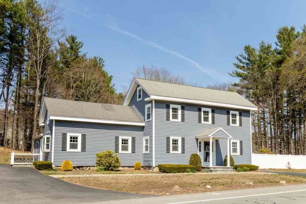 Homes For Sale - 124 Bedford St<br/> Middlesex County, Burlington, MA 01803