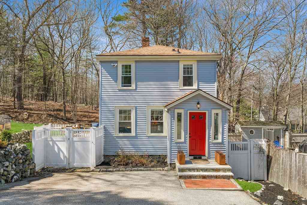 Homes For Sale - 17 Vale Rd<br/> Middlesex County, Wakefield, MA 01880