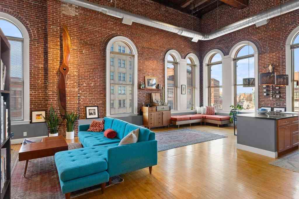 Condo For Sale - 10 Kearney Sq #404<br/> Lowell, MA 01852