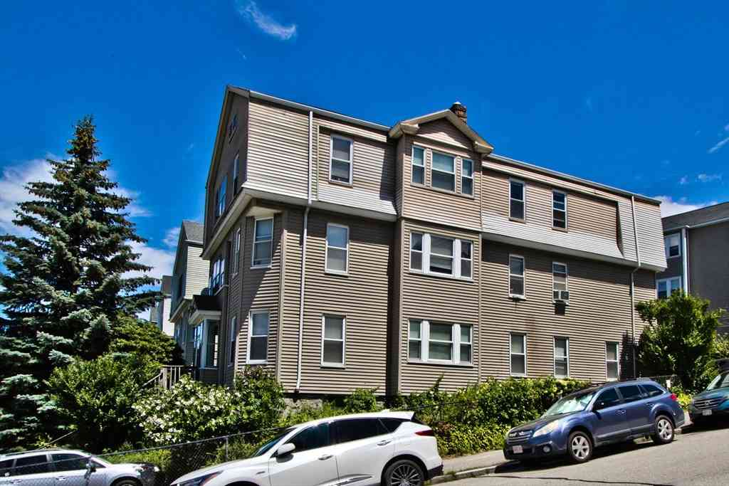 Condo For Sale - 51 Sterling St #3<br/> Worcester, MA 01610