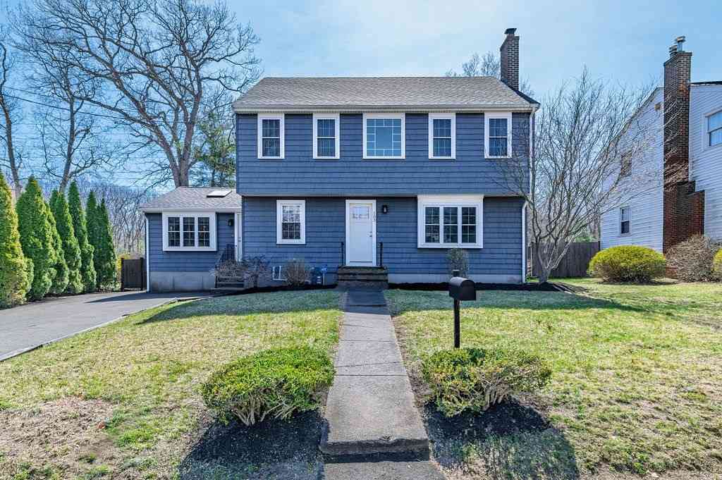 Homes For Sale - 103 Belmont St<br/> Weymouth, MA 02188