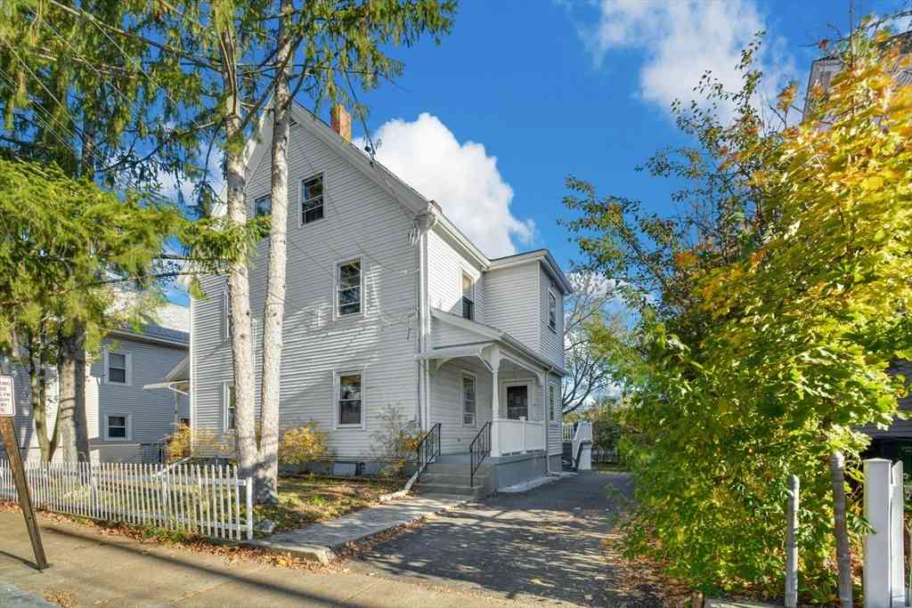 Condo For Rent - 10 Middle #10<br/> Newton, MA 02458