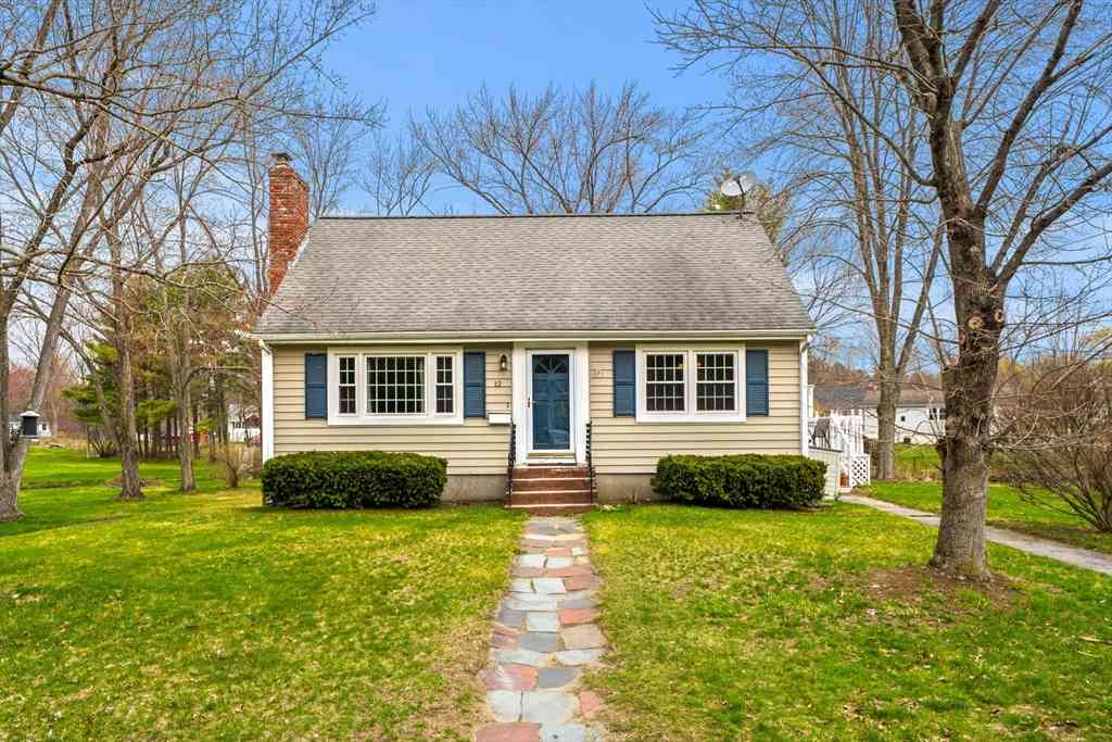 Homes For Sale - 12 Dunshire Dr<br/> Middlesex County, Chelmsford, MA 01863