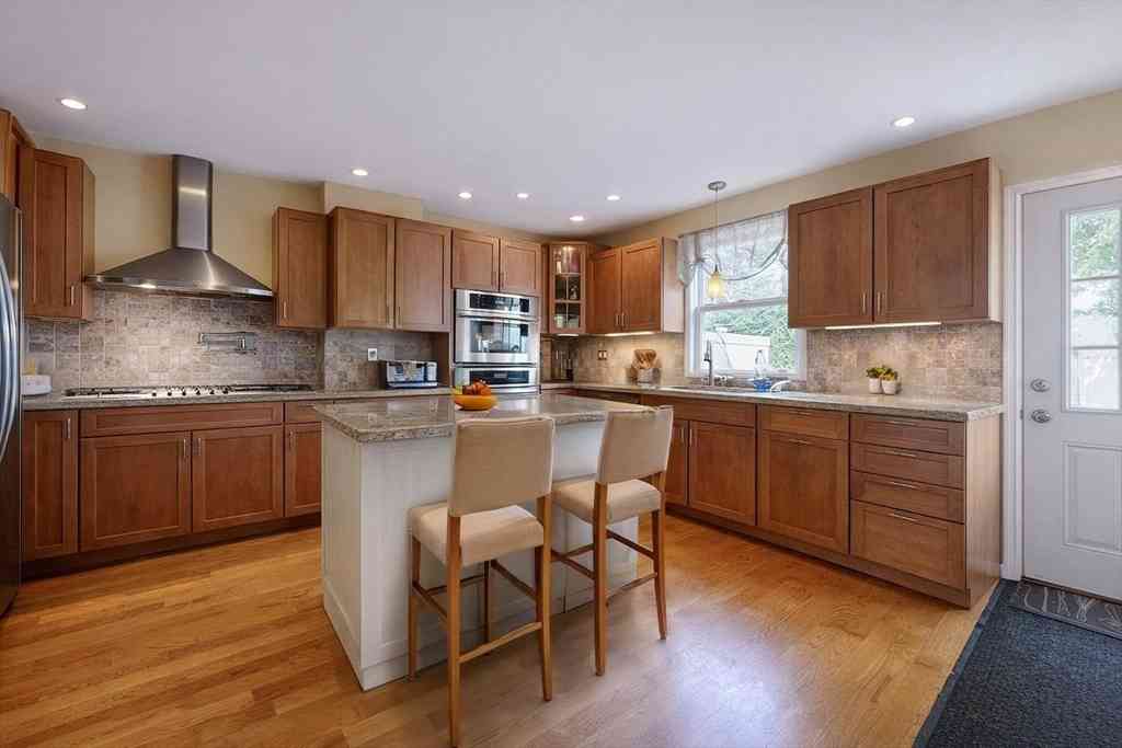 Homes For Rent - 2 Ward Ct<br/> Boston, MA 02127