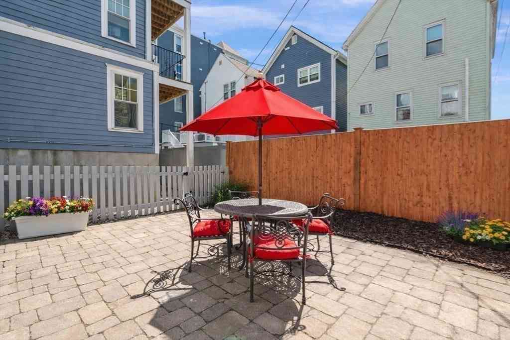 Condo For Sale - 139 West 6th St #1<br/> Boston, MA 02127