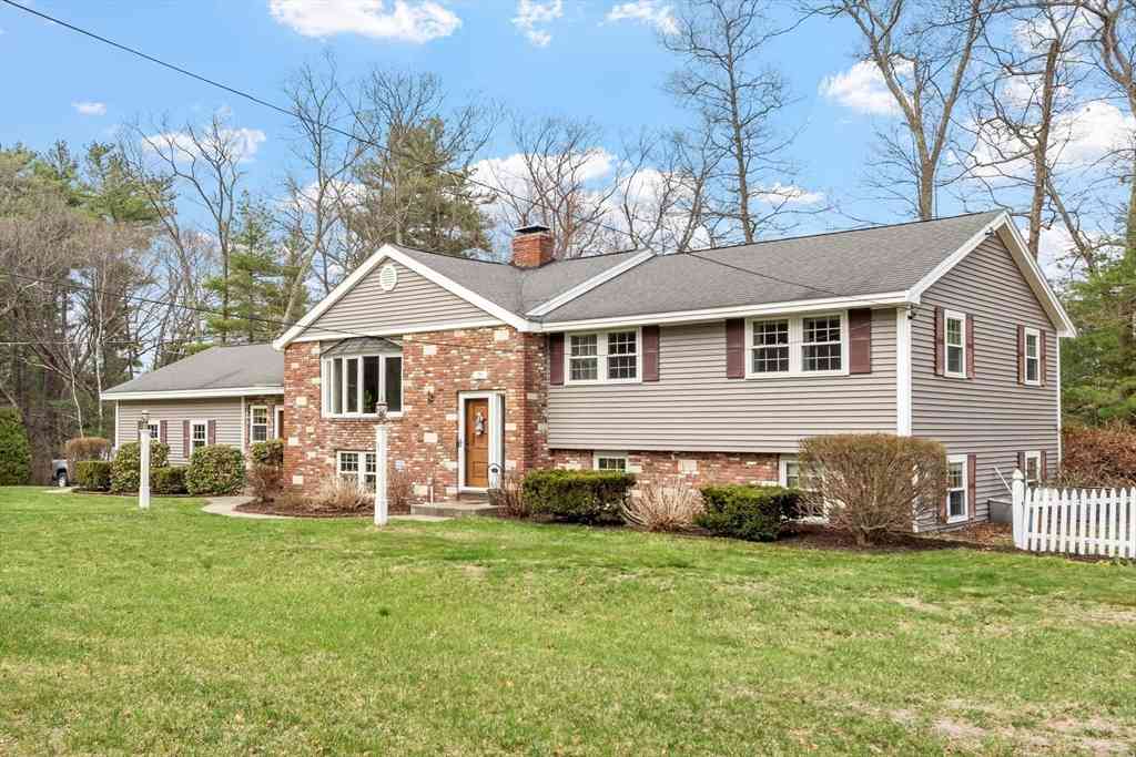Homes For Sale - 20 Lancaster Dr<br/> Middlesex County, Tewksbury, MA 01876