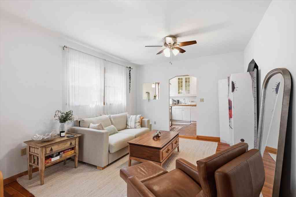 Condo For Sale - 5 Brewer St #3<br/> Cambridge, MA 02138