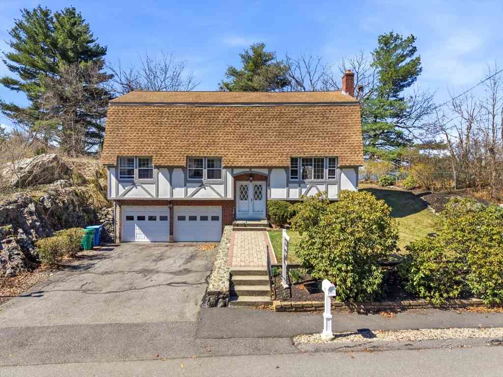 Homes For Sale - 15 Sparhawk Dr.<br/> Middlesex County, Burlington, MA 01803